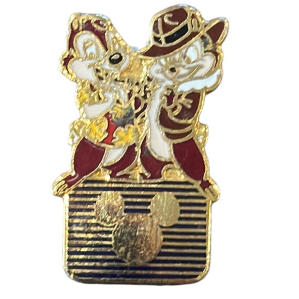 Chip & Dale Rescue Rangers Gold and Red Linited Edition Disney Pin NWOT